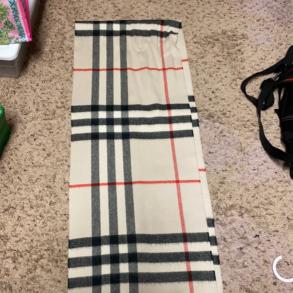 Gorgeous Burberry cashmere scarf